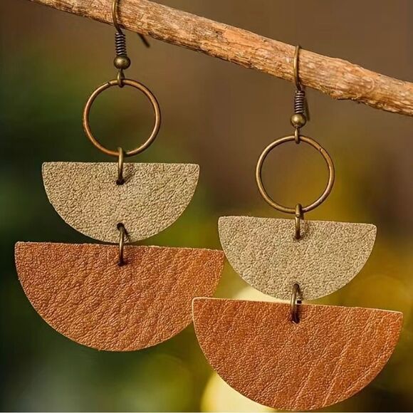 NEW … Retro Semi-Circle Leather Earrings - Picture 2 of 7
